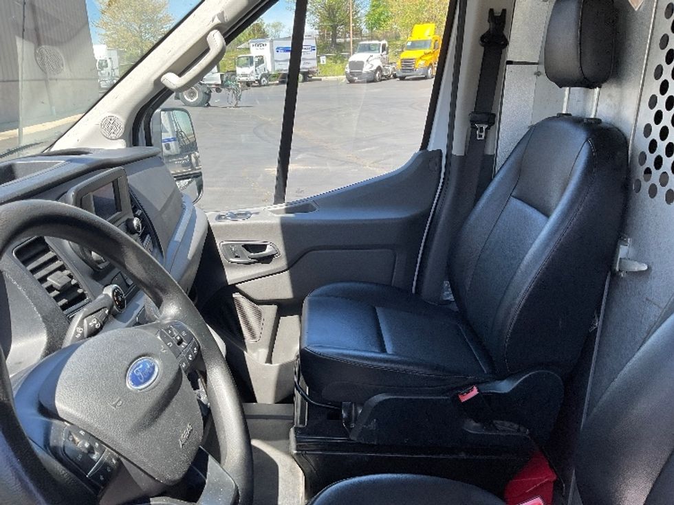 Cargo Van (Panel Van)-Light and Medium Duty Trucks-Ford-2021-Transit 250-Bethlehem-PA-88,977\n\t\tmiles-$ 35,000 - Image 19