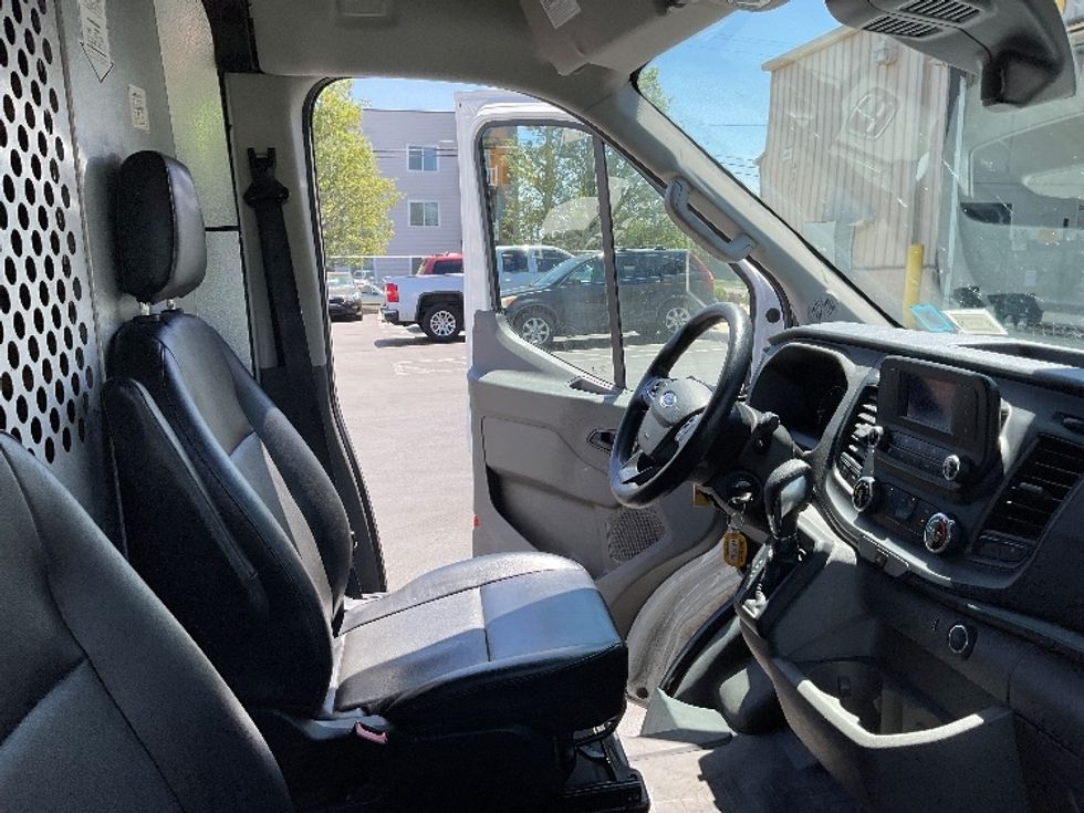 Cargo Van (Panel Van)-Light and Medium Duty Trucks-Ford-2021-Transit 250-Bethlehem-PA-88,977\n\t\tmiles-$ 35,000 - Image 22