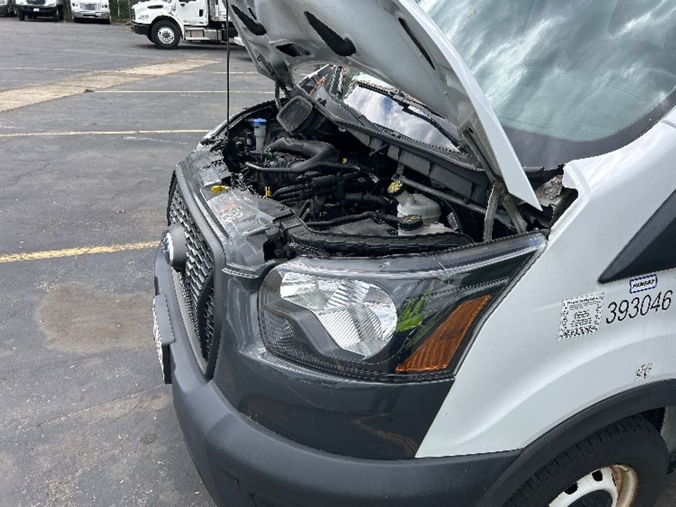 Cargo Van (Panel Van)-Light and Medium Duty Trucks-Ford-2021-Transit 250-Braintree-MA-105,904\n\t\tmiles-$ 31,500 - Image 20