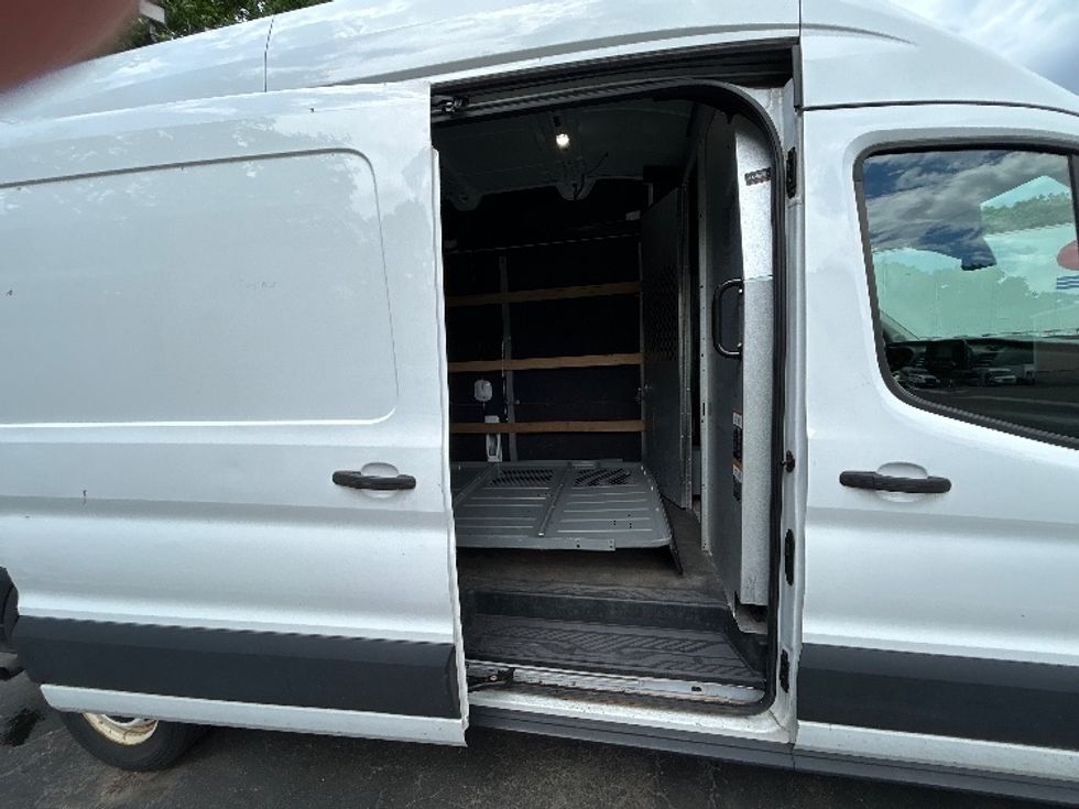 Cargo Van (Panel Van)-Light and Medium Duty Trucks-Ford-2021-Transit 250-Braintree-MA-105,904\n\t\tmiles-$ 31,500 - Image 21