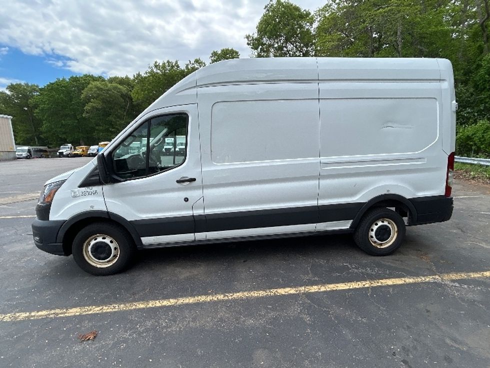 Cargo Van (Panel Van)-Light and Medium Duty Trucks-Ford-2021-Transit 250-Braintree-MA-105,904\n\t\tmiles-$ 31,500 - Image 4