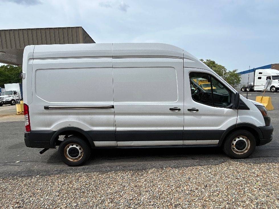 Cargo Van (Panel Van)-Light and Medium Duty Trucks-Ford-2021-Transit 250-Braintree-MA-111,987\n\t\tmiles-$ 32,250 - Image 10