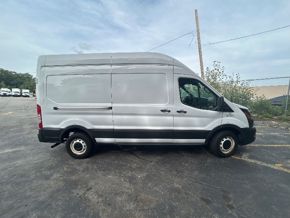Cargo Van (Panel Van)-Light and Medium Duty Trucks-Ford-2021-Transit 250-Braintree-MA-42,964\n\t\tmiles-$ 35,750 - Image 15