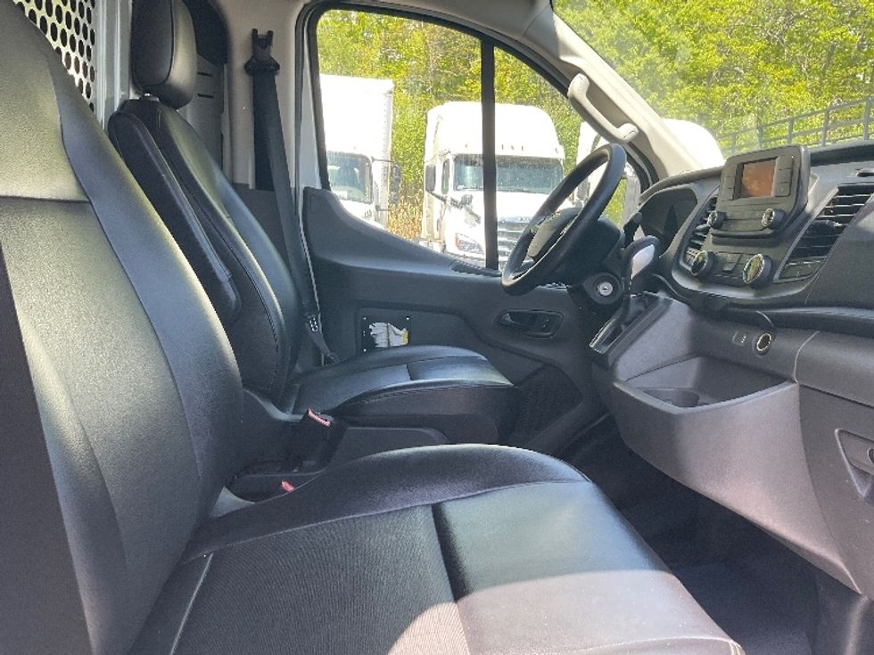 Cargo Van (Panel Van)-Light and Medium Duty Trucks-Ford-2021-Transit 250-Braintree-MA-72,154\n\t\tmiles-$ 31,000 - Image 22