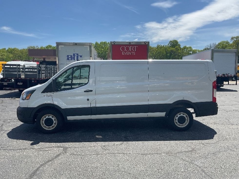 Cargo Van (Panel Van)-Light and Medium Duty Trucks-Ford-2021-Transit 250-Braintree-MA-72,154\n\t\tmiles-$ 31,000 - Image 4