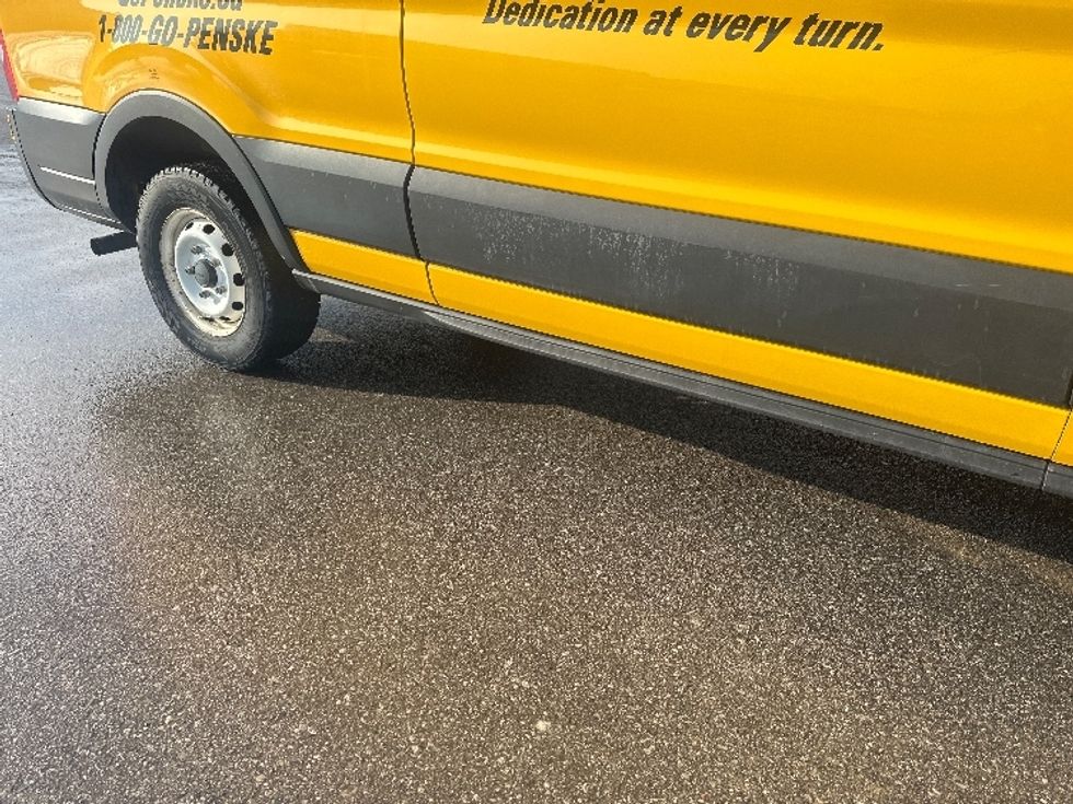 Cargo Van (Panel Van)-Light and Medium Duty Trucks-Ford-2021-Transit 250-Brampton-ON-134,998\n\t\tkm-$ 38,000 - Image 14