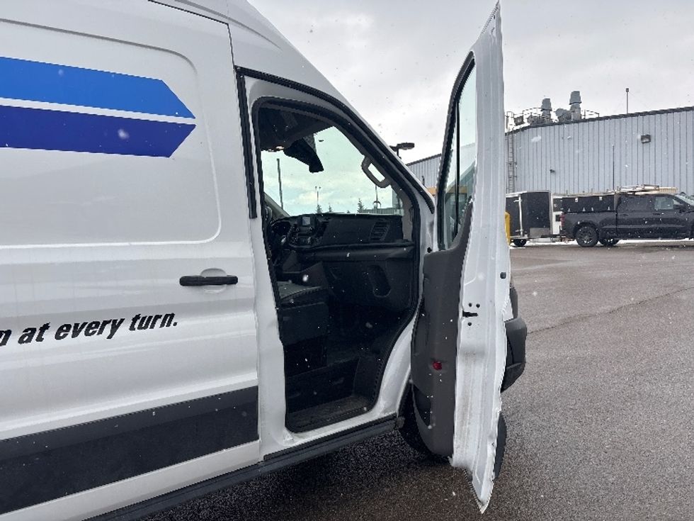 Cargo Van (Panel Van)-Light and Medium Duty Trucks-Ford-2021-Transit 250-Brampton-ON-88,343\n\t\tkm-$ 46,250 - Image 17