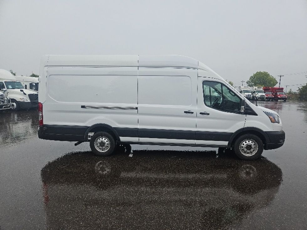 Cargo Van (Panel Van)-Light and Medium Duty Trucks-Ford-2021-Transit 250-Brooklyn Park-MN-117,057\n\t\tmiles-$ 29,750 - Image 14