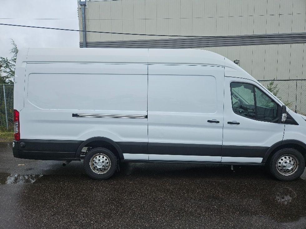 Cargo Van (Panel Van)-Light and Medium Duty Trucks-Ford-2021-Transit 250-Brooklyn Park-MN-134,772\n\t\tmiles-$ 30,000 - Image 14