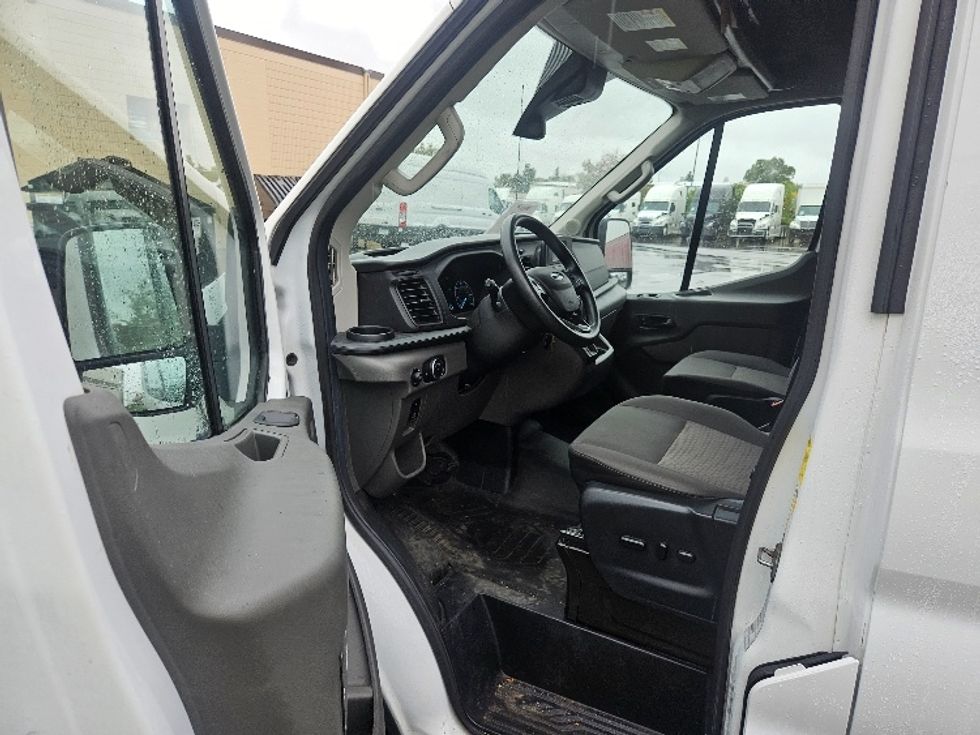 Cargo Van (Panel Van)-Light and Medium Duty Trucks-Ford-2021-Transit 250-Brooklyn Park-MN-134,772\n\t\tmiles-$ 30,000 - Image 15