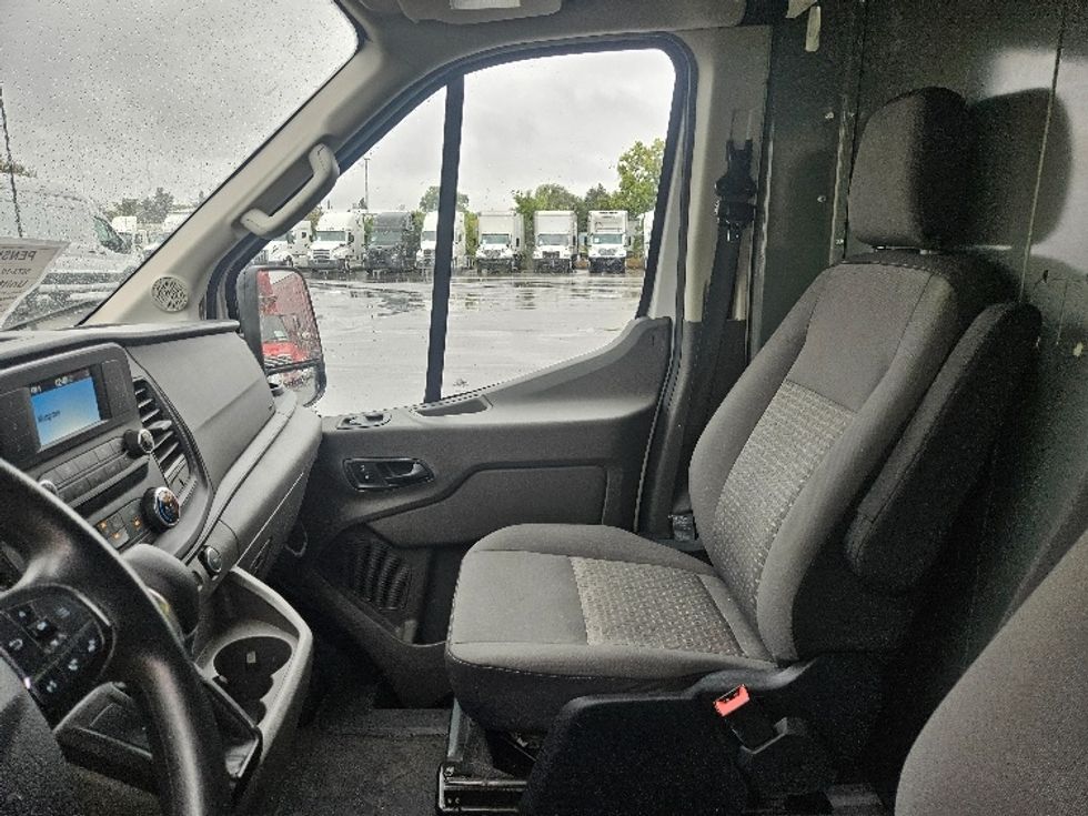Cargo Van (Panel Van)-Light and Medium Duty Trucks-Ford-2021-Transit 250-Brooklyn Park-MN-134,772\n\t\tmiles-$ 30,000 - Image 18