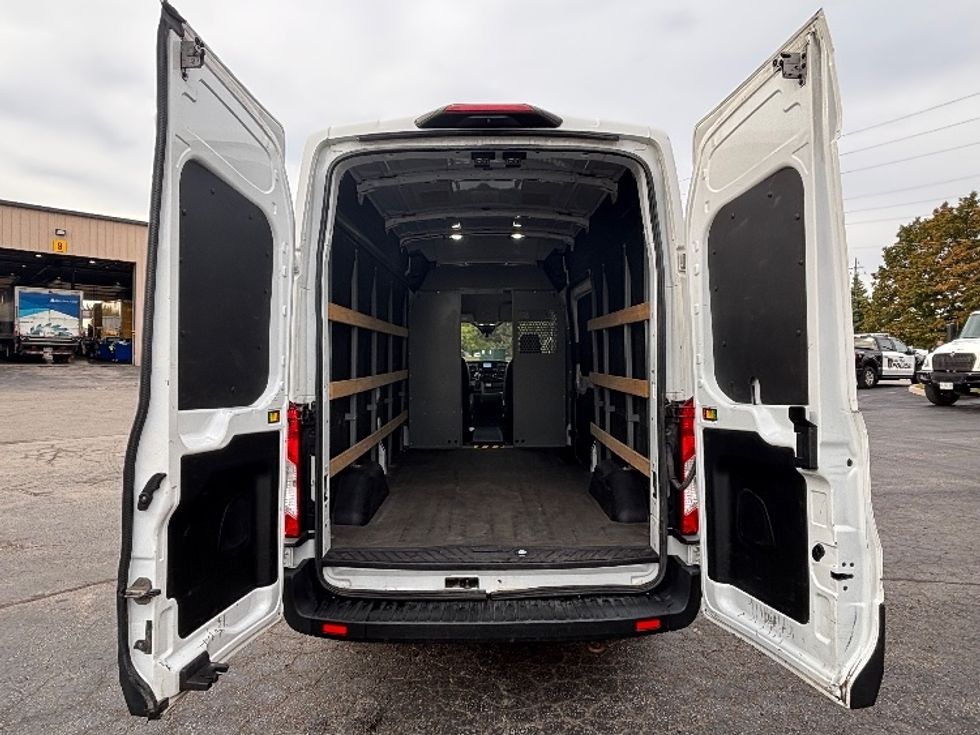 Cargo Van (Panel Van)-Light and Medium Duty Trucks-Ford-2021-Transit 250-Burlington-ON-152,676\n\t\tkm-$ 37,500 - Image 9