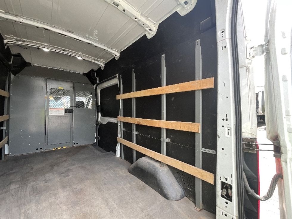 Cargo Van (Panel Van)-Light and Medium Duty Trucks-Ford-2021-Transit 250-Burlington-ON-152,941\n\t\tkm-$ 39,250 - Image 10