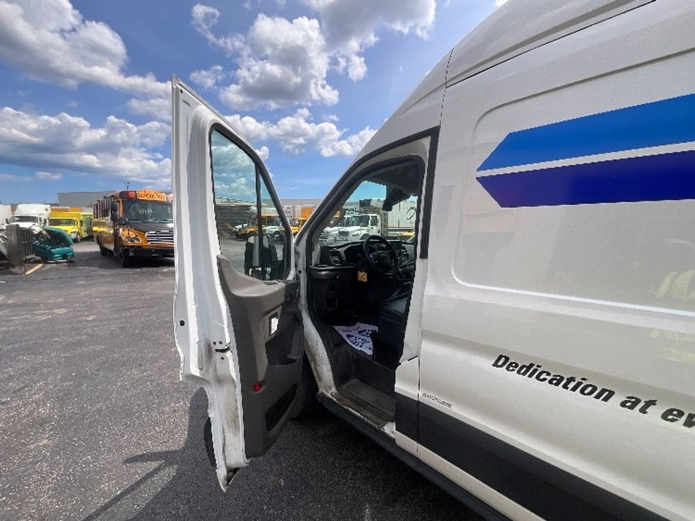 Cargo Van (Panel Van)-Light and Medium Duty Trucks-Ford-2021-Transit 250-Burlington-ON-152,941\n\t\tkm-$ 39,250 - Image 13