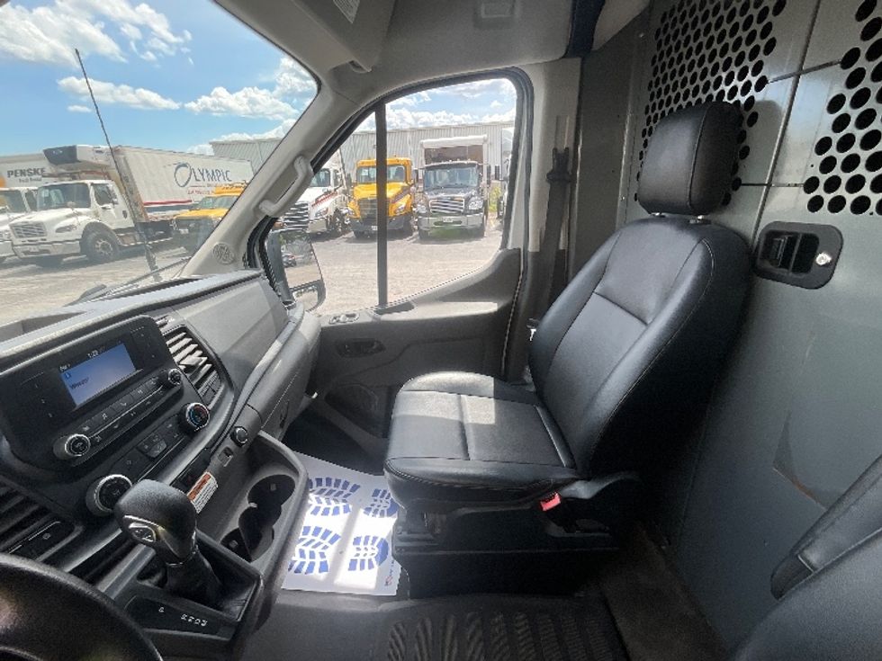 Cargo Van (Panel Van)-Light and Medium Duty Trucks-Ford-2021-Transit 250-Burlington-ON-152,941\n\t\tkm-$ 39,250 - Image 16