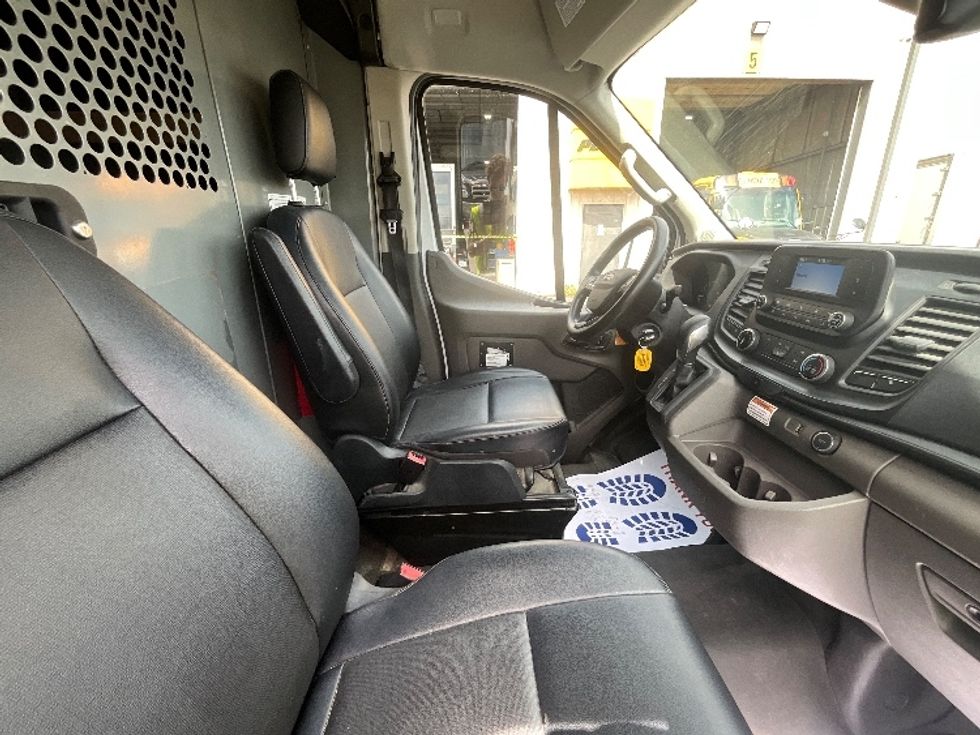 Cargo Van (Panel Van)-Light and Medium Duty Trucks-Ford-2021-Transit 250-Burlington-ON-152,941\n\t\tkm-$ 39,250 - Image 19
