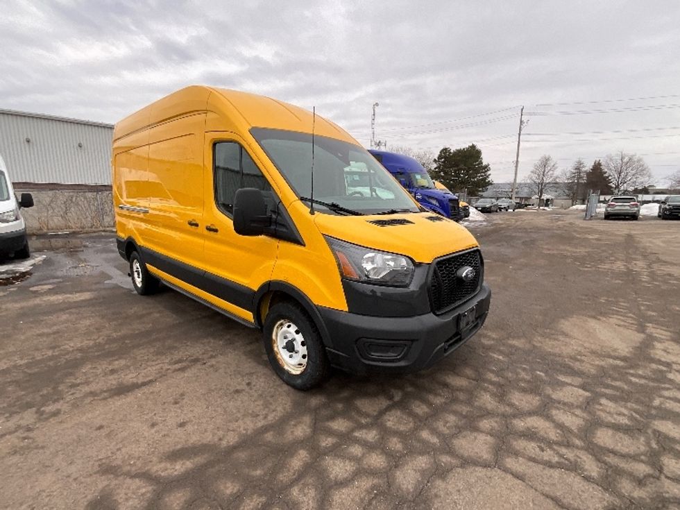 Cargo Van (Panel Van)-Light and Medium Duty Trucks-Ford-2021-Transit 250-Burlington-ON-221,368\n\t\tkm-$ 30,250 - Image 1