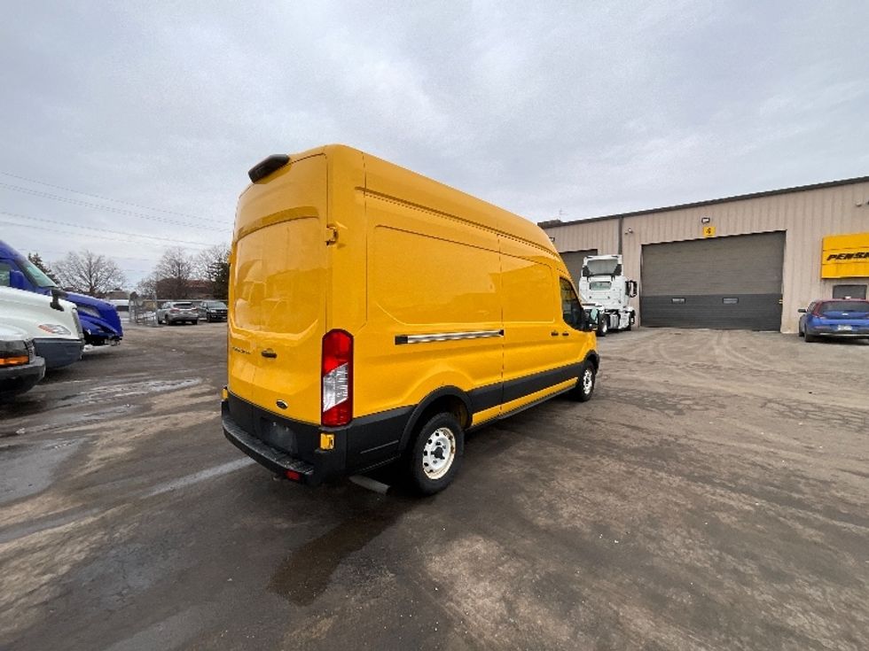 Cargo Van (Panel Van)-Light and Medium Duty Trucks-Ford-2021-Transit 250-Burlington-ON-221,368\n\t\tkm-$ 30,250 - Image 11