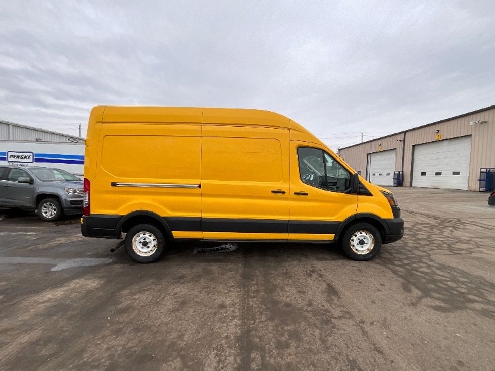 Cargo Van (Panel Van)-Light and Medium Duty Trucks-Ford-2021-Transit 250-Burlington-ON-221,368\n\t\tkm-$ 30,250 - Image 12