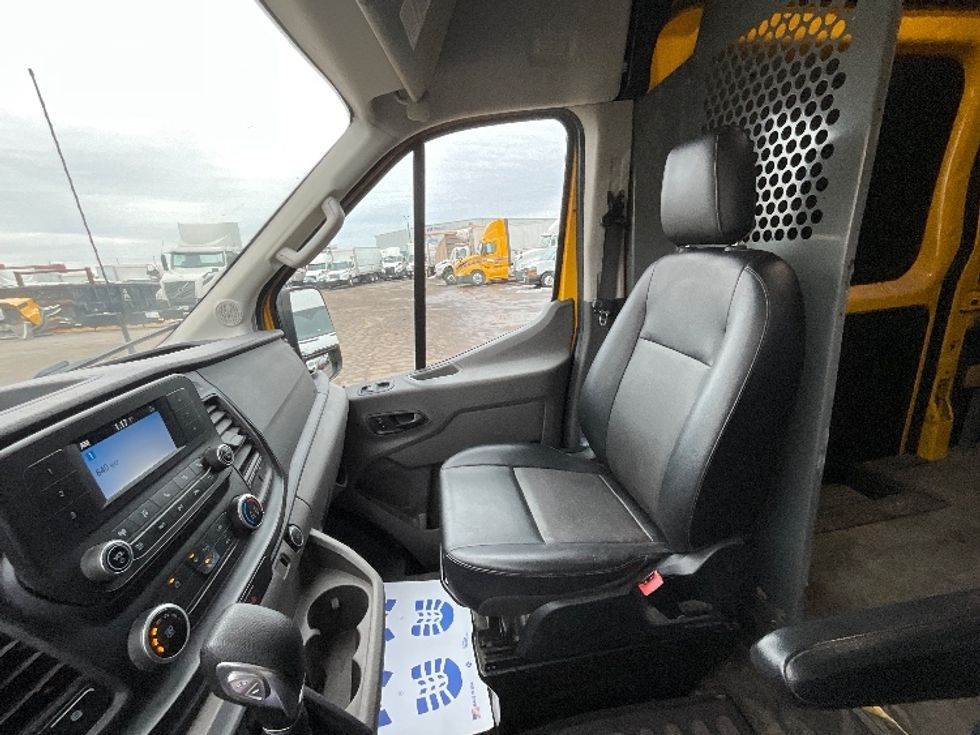 Cargo Van (Panel Van)-Light and Medium Duty Trucks-Ford-2021-Transit 250-Burlington-ON-221,368\n\t\tkm-$ 30,250 - Image 16