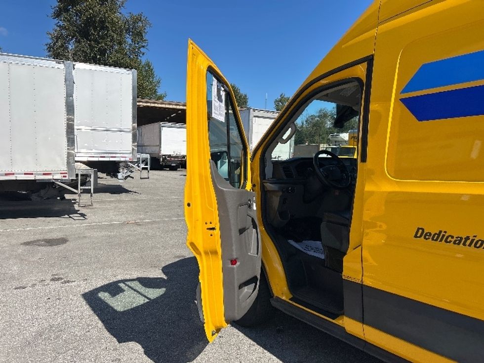 Cargo Van (Panel Van)-Light and Medium Duty Trucks-Ford-2021-Transit 250-Burnaby-BC-75,458\n\t\tkm-$ 36,250 - Image 13