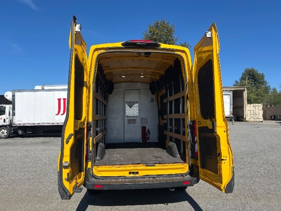 Cargo Van (Panel Van)-Light and Medium Duty Trucks-Ford-2021-Transit 250-Burnaby-BC-75,458\n\t\tkm-$ 36,250 - Image 7