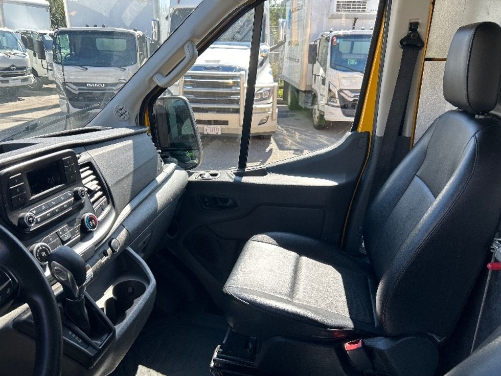 Cargo Van (Panel Van)-Light and Medium Duty Trucks-Ford-2021-Transit 250-Burnaby-BC-77,772\n\t\tkm-$ 36,750 - Image 19