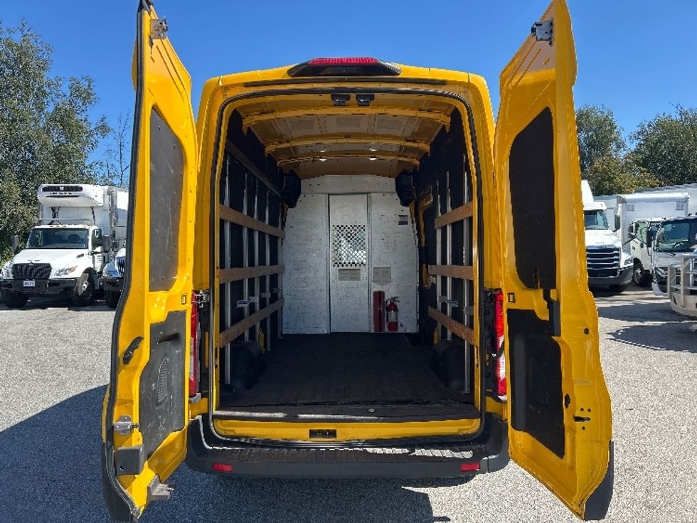 Cargo Van (Panel Van)-Light and Medium Duty Trucks-Ford-2021-Transit 250-Burnaby-BC-77,772\n\t\tkm-$ 36,750 - Image 8