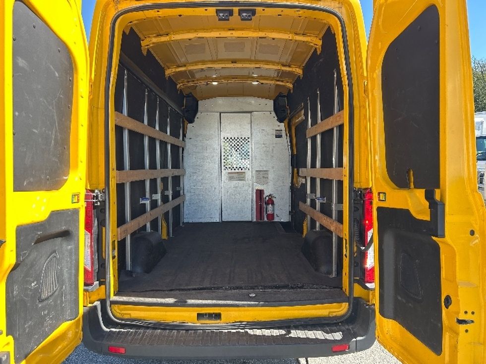 Cargo Van (Panel Van)-Light and Medium Duty Trucks-Ford-2021-Transit 250-Burnaby-BC-77,772\n\t\tkm-$ 36,750 - Image 9