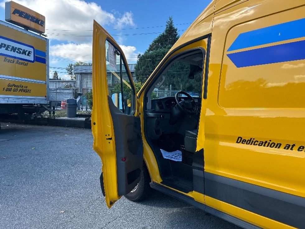 Cargo Van (Panel Van)-Light and Medium Duty Trucks-Ford-2021-Transit 250-Burnaby-BC-89,735\n\t\tkm-$ 35,500 - Image 13