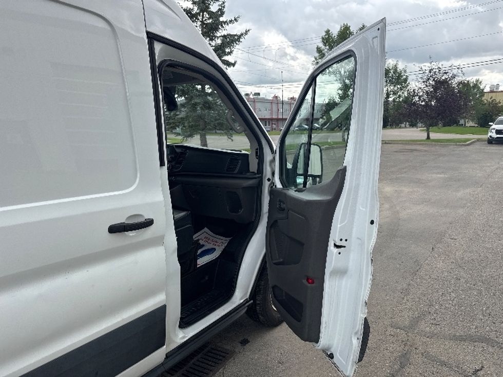 Cargo Van (Panel Van)-Light and Medium Duty Trucks-Ford-2021-Transit 250-Calgary-AB-118,999\n\t\tkm-$ 43,250 - Image 20