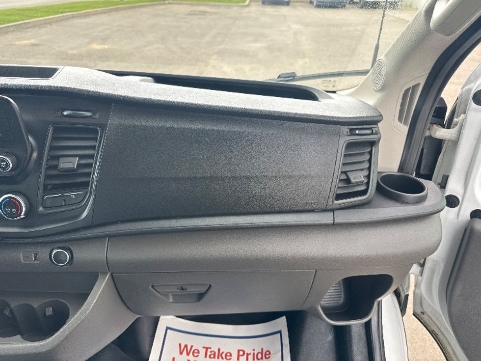 Cargo Van (Panel Van)-Light and Medium Duty Trucks-Ford-2021-Transit 250-Calgary-AB-118,999\n\t\tkm-$ 43,250 - Image 21