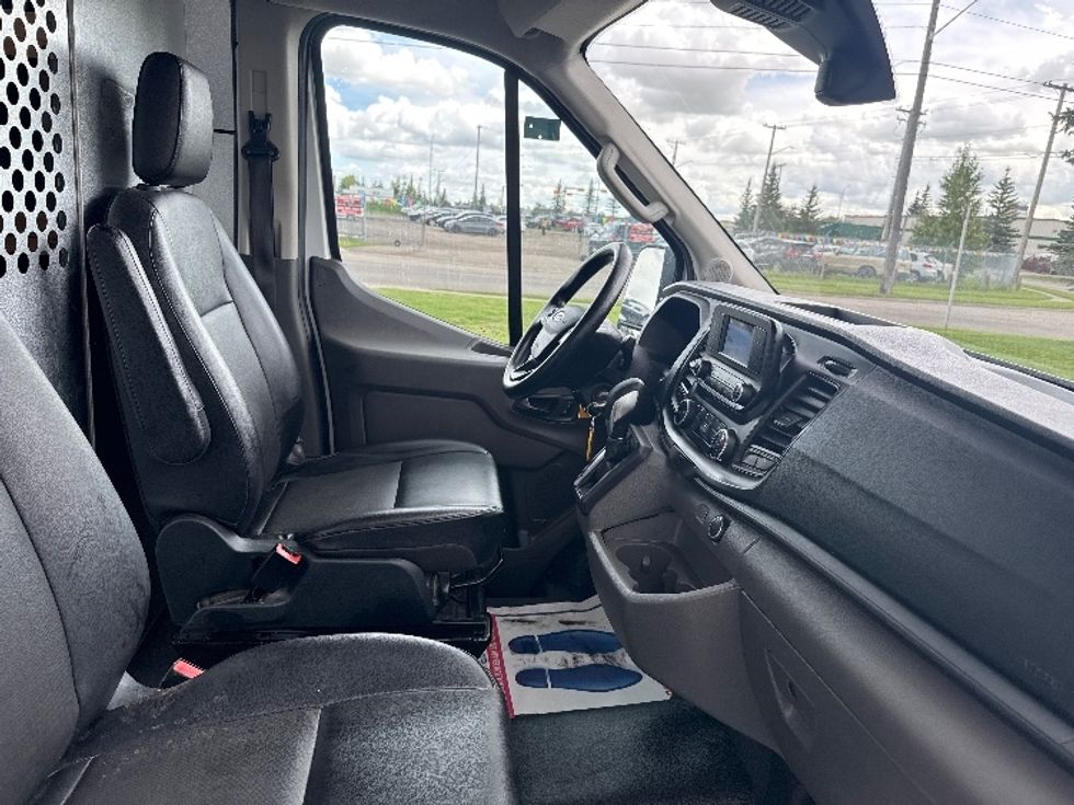 Cargo Van (Panel Van)-Light and Medium Duty Trucks-Ford-2021-Transit 250-Calgary-AB-118,999\n\t\tkm-$ 43,250 - Image 22