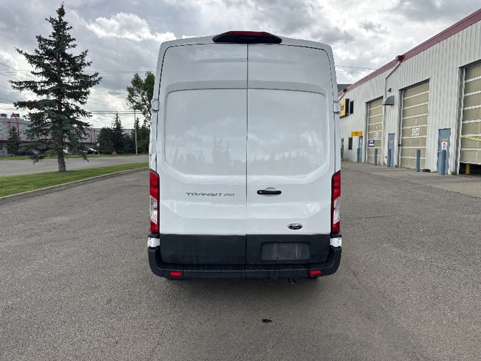 Cargo Van (Panel Van)-Light and Medium Duty Trucks-Ford-2021-Transit 250-Calgary-AB-118,999\n\t\tkm-$ 43,250 - Image 7
