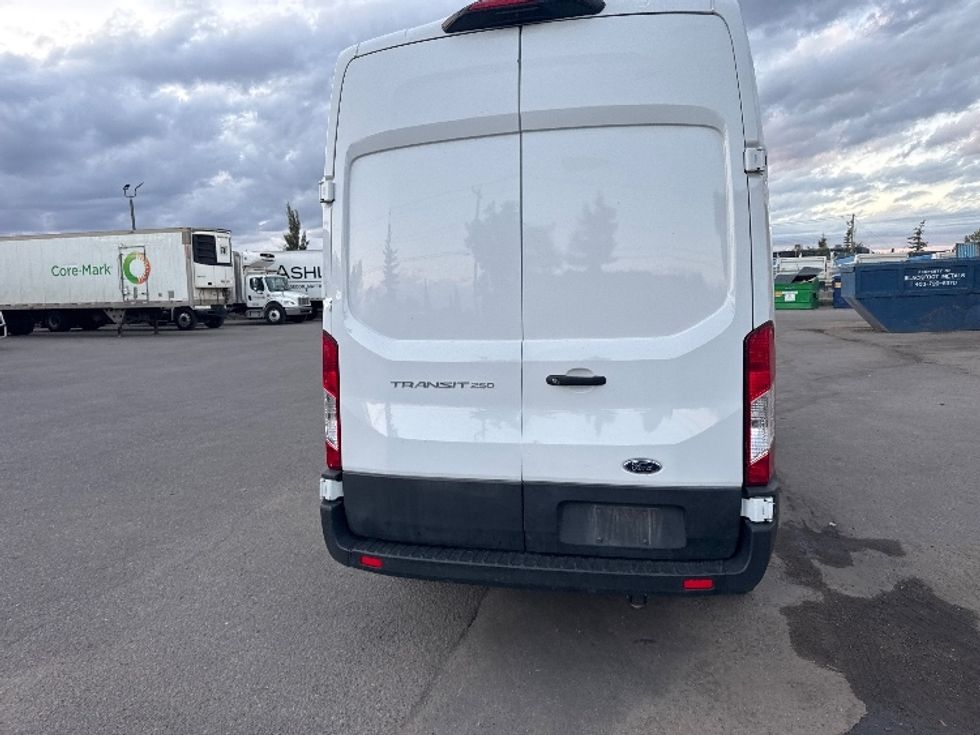 Cargo Van (Panel Van)-Light and Medium Duty Trucks-Ford-2021-Transit 250-Calgary-AB-118,999\n\t\tkm-$ 43,250 - Image 9