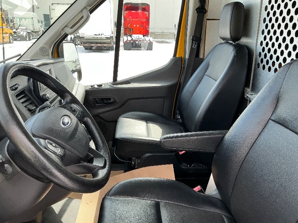 Cargo Van (Panel Van)-Light and Medium Duty Trucks-Ford-2021-Transit 250-Calgary-AB-136,700\n\t\tkm-$ 44,500 - Image 19