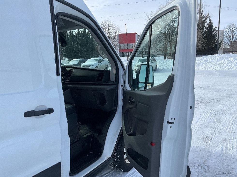 Cargo Van (Panel Van)-Light and Medium Duty Trucks-Ford-2021-Transit 250-Cambridge-ON-154,150\n\t\tkm-$ 41,500 - Image 17
