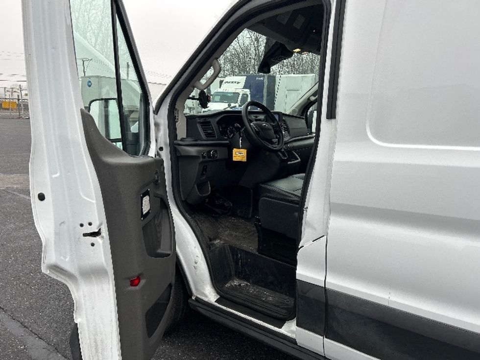 Cargo Van (Panel Van)-Light and Medium Duty Trucks-Ford-2021-Transit 250-Carlisle-PA-79,644\n\t\tmiles-$ 34,250 - Image 16