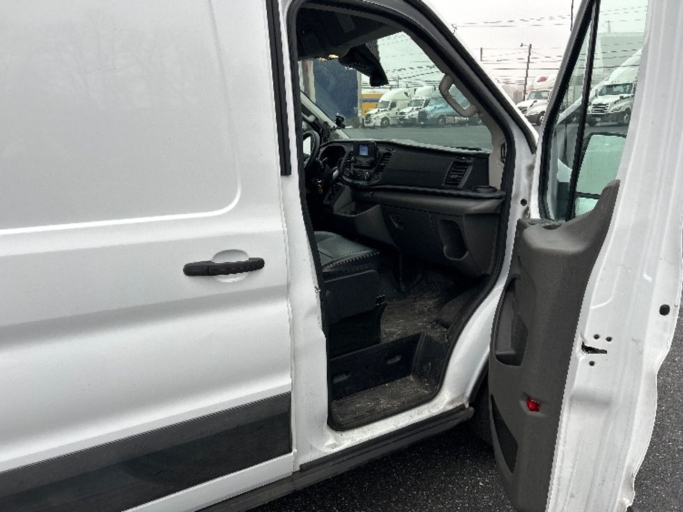 Cargo Van (Panel Van)-Light and Medium Duty Trucks-Ford-2021-Transit 250-Carlisle-PA-79,644\n\t\tmiles-$ 34,250 - Image 20