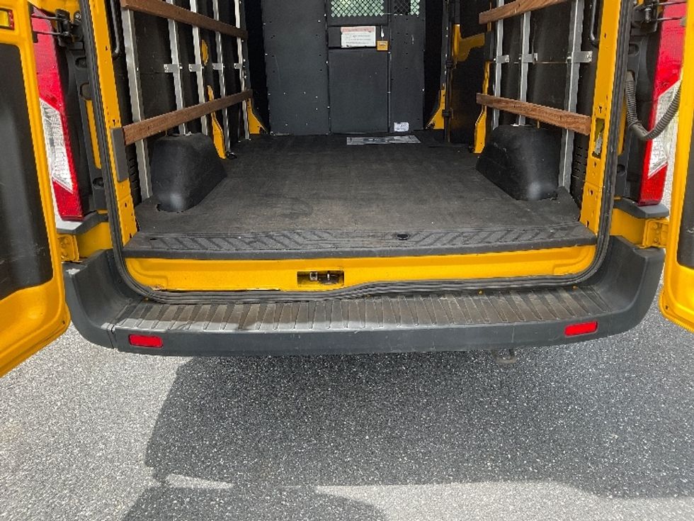Cargo Van (Panel Van)-Light and Medium Duty Trucks-Ford-2021-Transit 250-Carlisle-PA-88,946\n\t\tmiles-$ 30,250 - Image 9