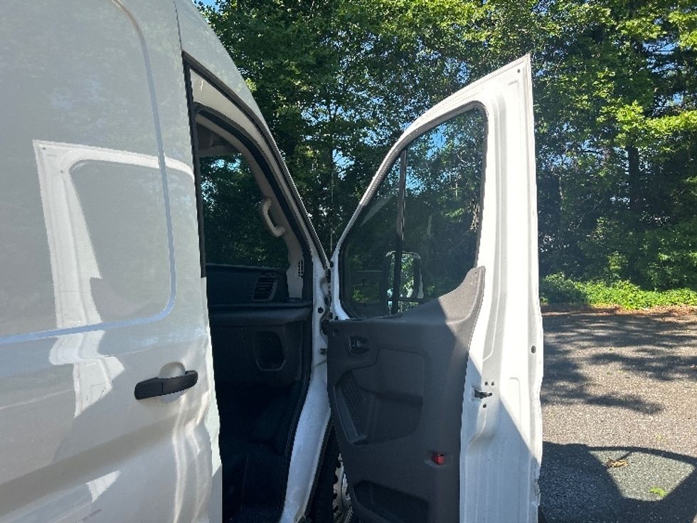 Cargo Van (Panel Van)-Light and Medium Duty Trucks-Ford-2021-Transit 250-Central Islip-NY-122,920\n\t\tmiles-$ 24,500 - Image 16