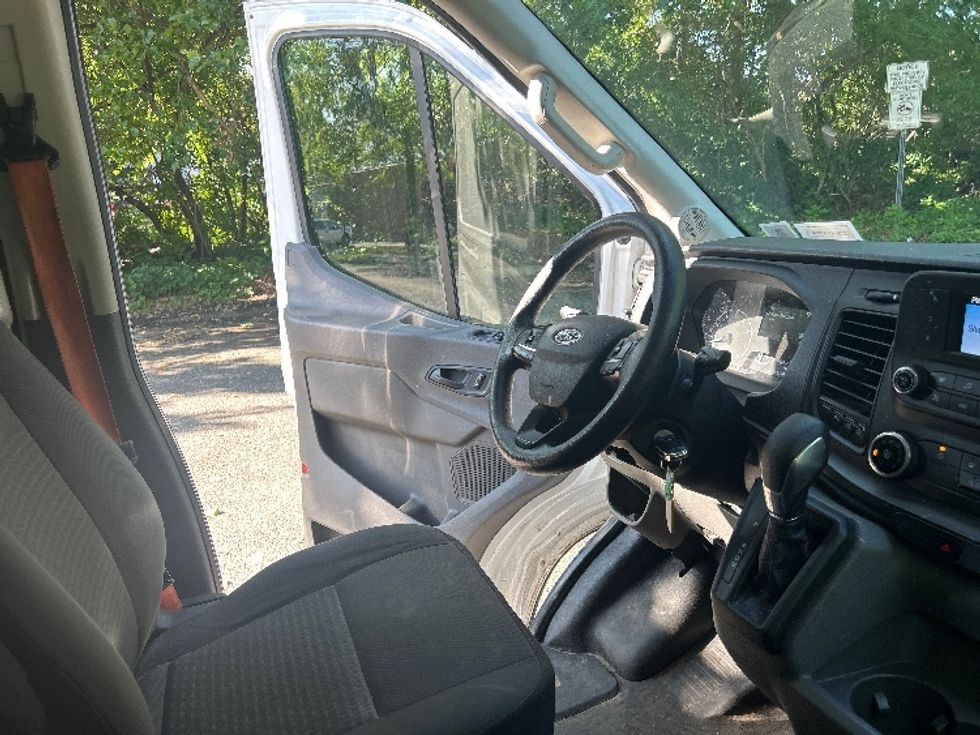 Cargo Van (Panel Van)-Light and Medium Duty Trucks-Ford-2021-Transit 250-Central Islip-NY-122,920\n\t\tmiles-$ 24,500 - Image 18