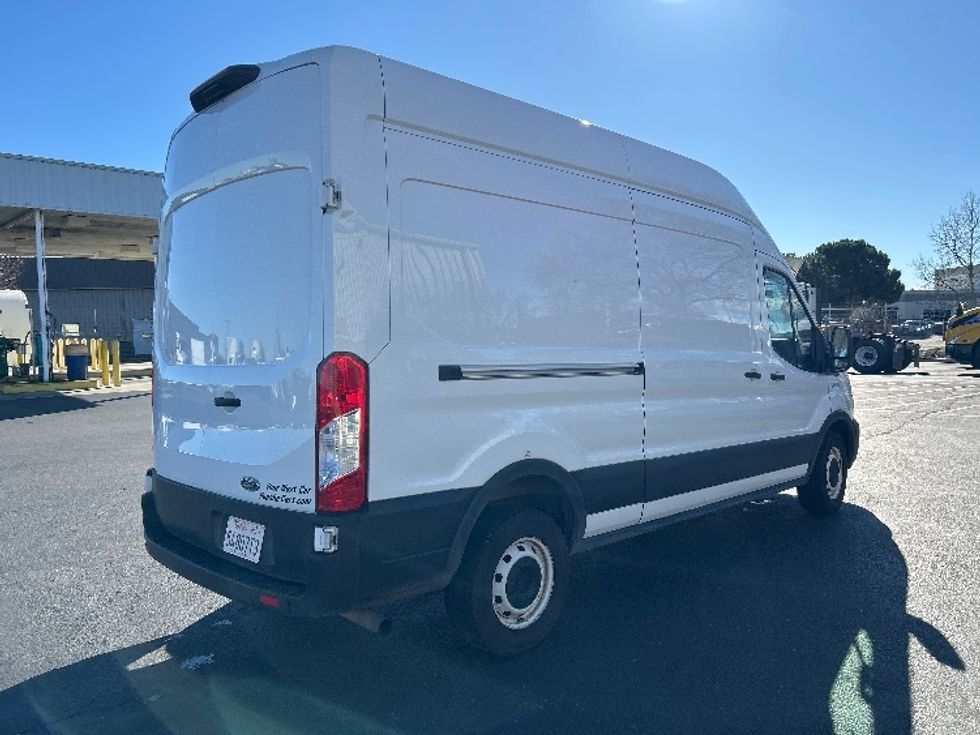 Cargo Van (Panel Van)-Light and Medium Duty Trucks-Ford-2021-Transit 250-Ceres-CA-116,495\n\t\tmiles-$ 32,750 - Image 13