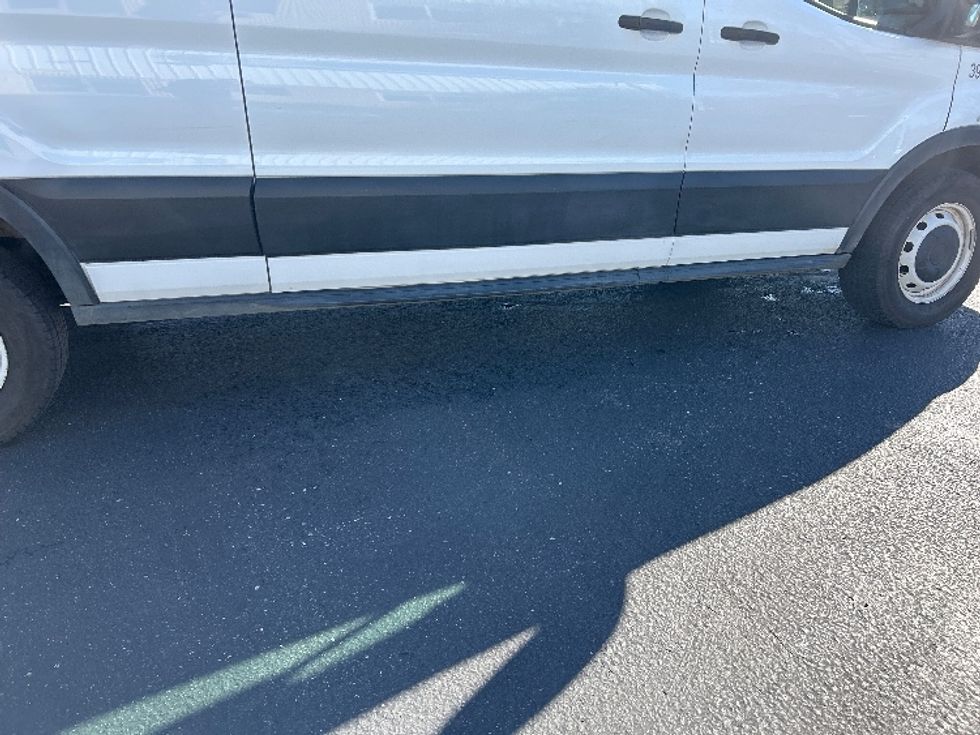 Cargo Van (Panel Van)-Light and Medium Duty Trucks-Ford-2021-Transit 250-Ceres-CA-116,495\n\t\tmiles-$ 32,750 - Image 14