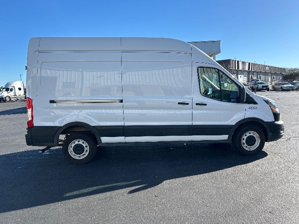 Cargo Van (Panel Van)-Light and Medium Duty Trucks-Ford-2021-Transit 250-Ceres-CA-116,495\n\t\tmiles-$ 32,750 - Image 15