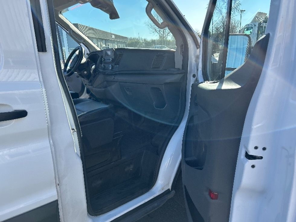 Cargo Van (Panel Van)-Light and Medium Duty Trucks-Ford-2021-Transit 250-Ceres-CA-116,495\n\t\tmiles-$ 32,750 - Image 20