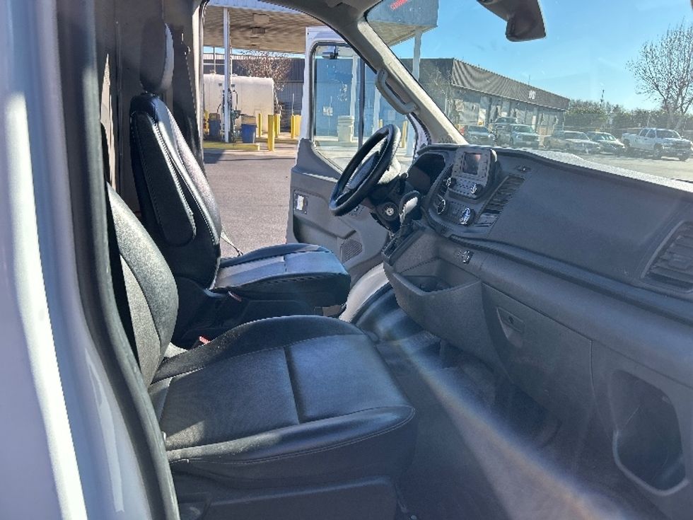 Cargo Van (Panel Van)-Light and Medium Duty Trucks-Ford-2021-Transit 250-Ceres-CA-116,495\n\t\tmiles-$ 32,750 - Image 22