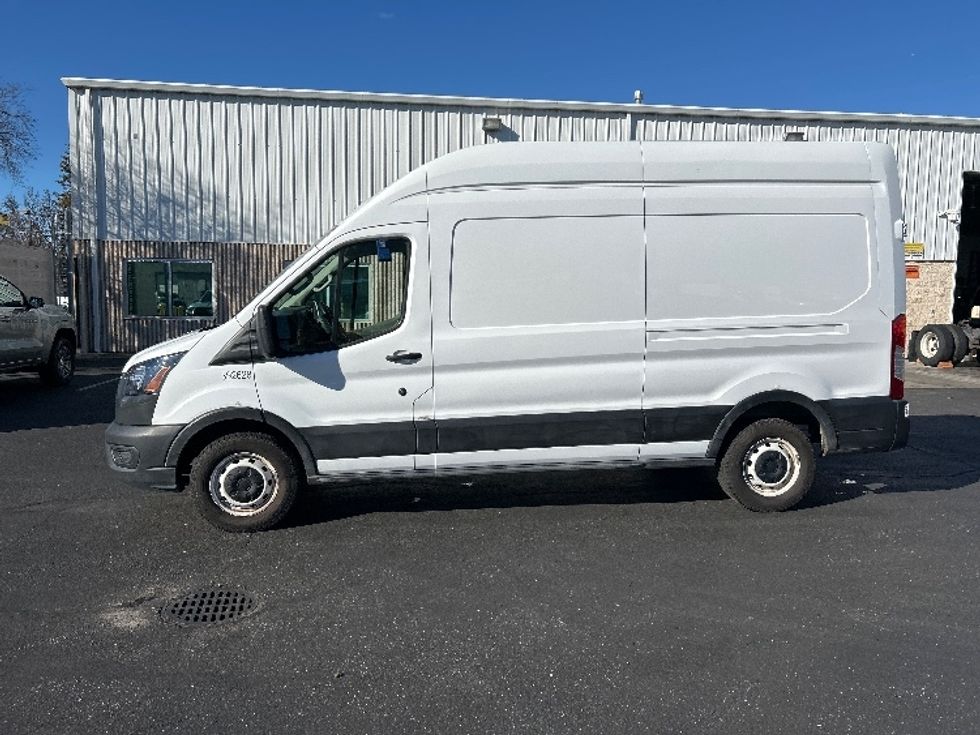 Cargo Van (Panel Van)-Light and Medium Duty Trucks-Ford-2021-Transit 250-Ceres-CA-116,495\n\t\tmiles-$ 32,750 - Image 4