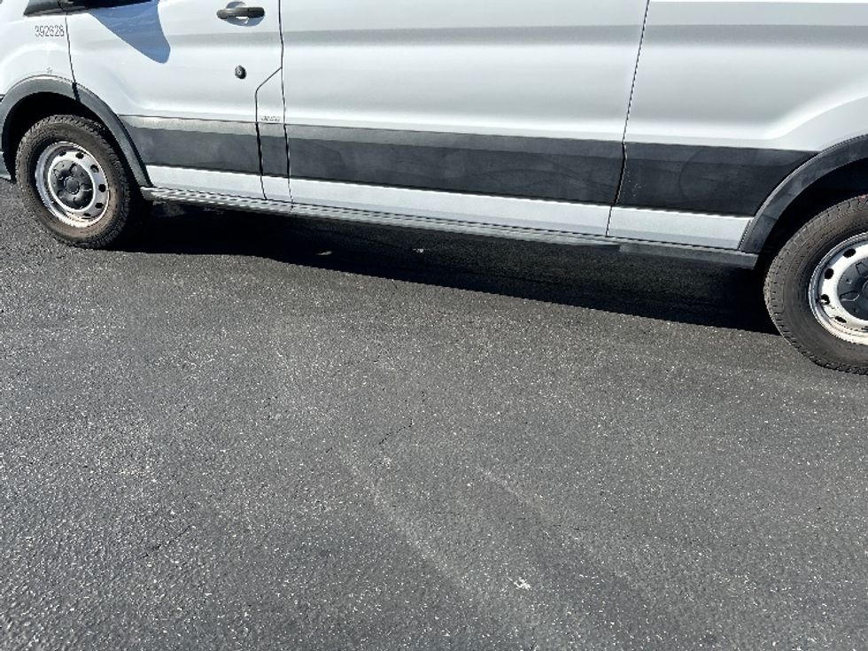 Cargo Van (Panel Van)-Light and Medium Duty Trucks-Ford-2021-Transit 250-Ceres-CA-116,495\n\t\tmiles-$ 32,750 - Image 5