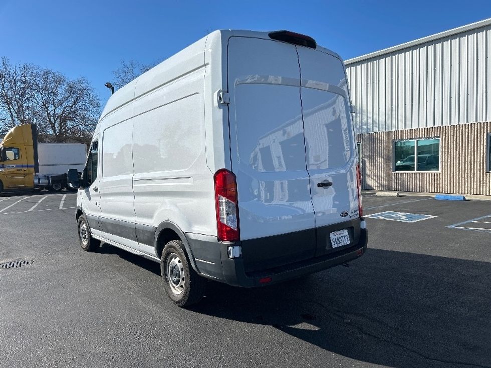 Cargo Van (Panel Van)-Light and Medium Duty Trucks-Ford-2021-Transit 250-Ceres-CA-116,495\n\t\tmiles-$ 32,750 - Image 6